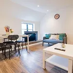 Uxbridge Retreat 2 Bed Flat