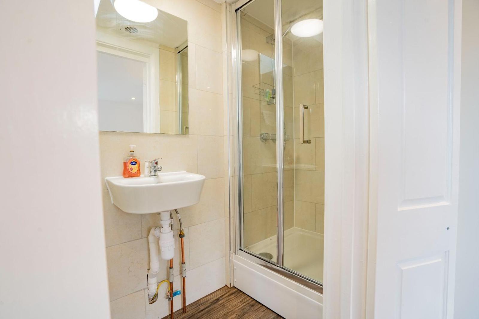 Apartment Retreat 2 Bed Flat *