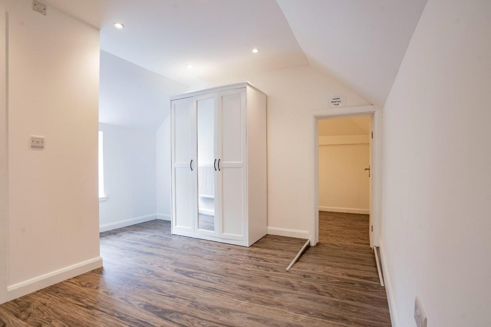 Retreat 2 Bed Flat *