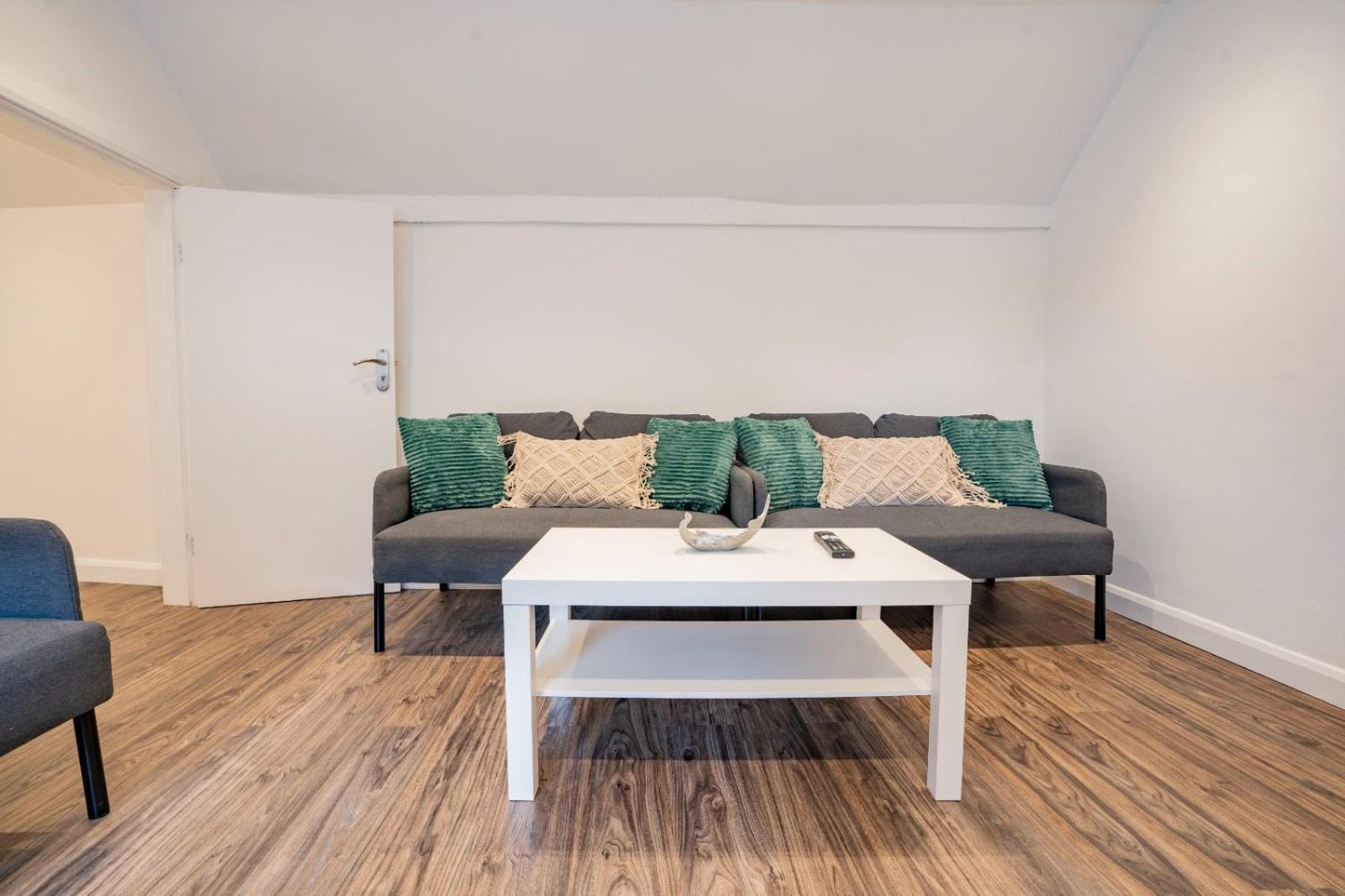 Retreat 2 Bed Flat Apartment Uxbridge