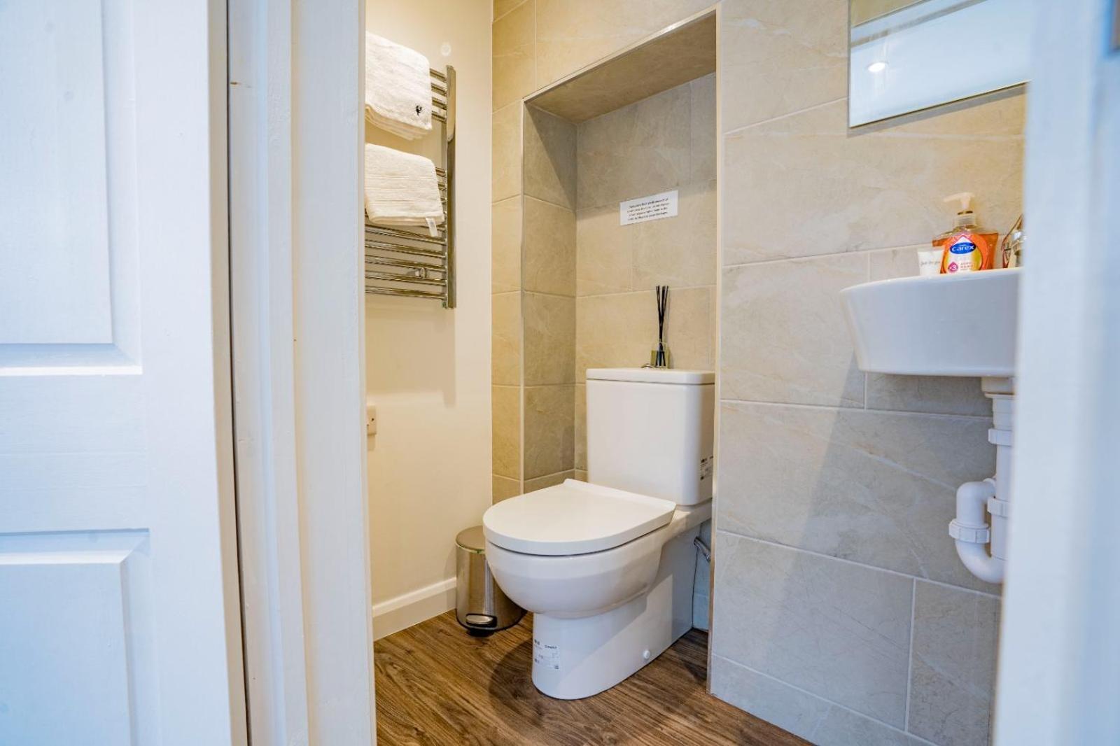 Apartment Retreat 2 Bed Flat Uxbridge